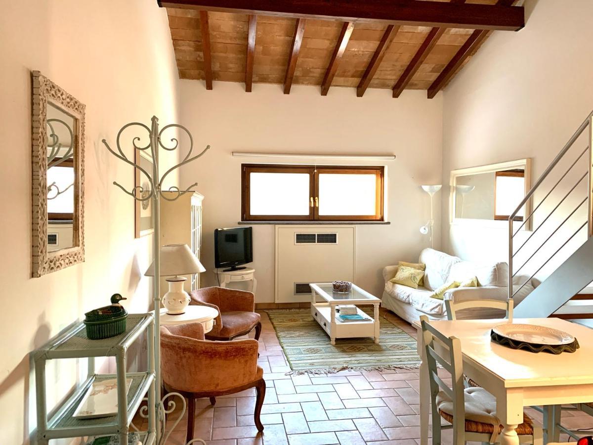 Agriturismo Potrero Grande Sul Lago Di Martignano Con Spiaggia 캄파냐노 디 로마 외부 사진