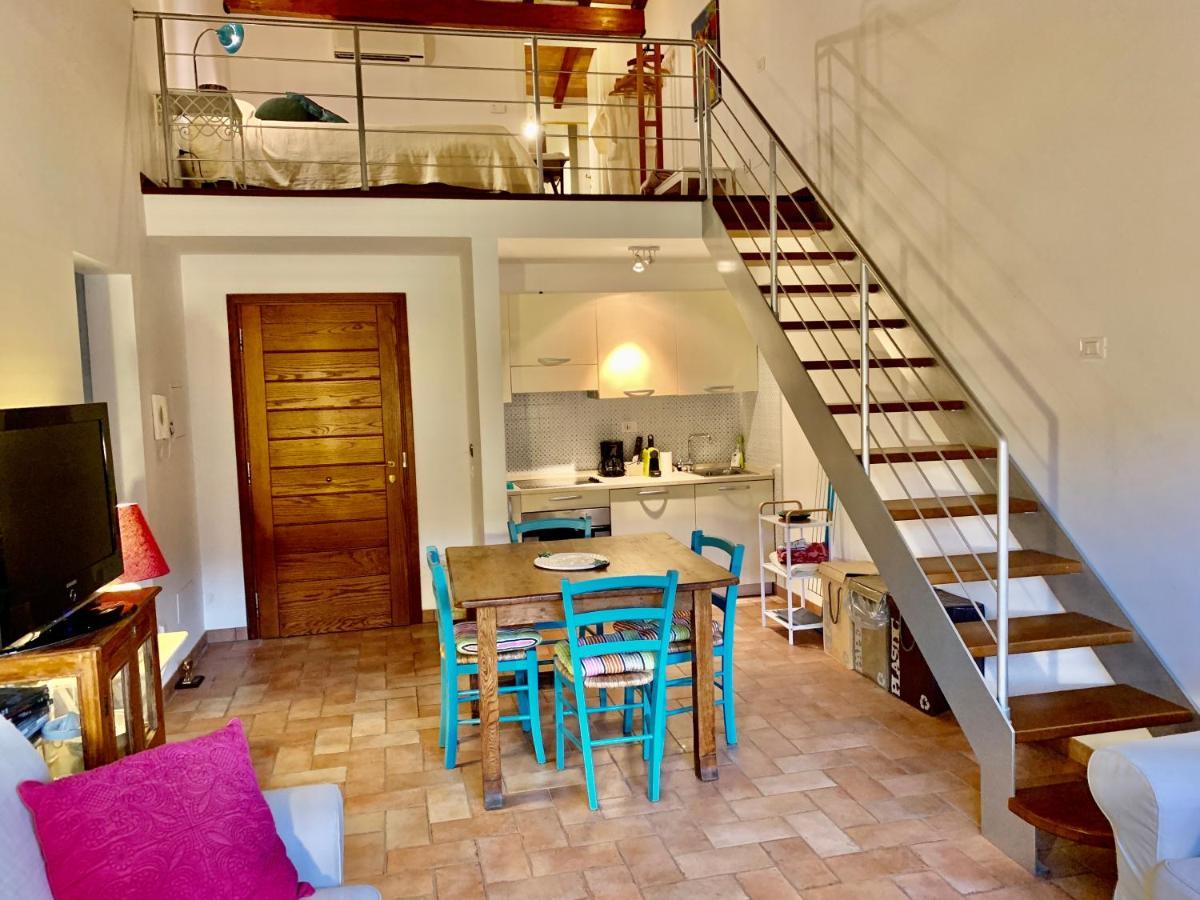 Agriturismo Potrero Grande Sul Lago Di Martignano Con Spiaggia 캄파냐노 디 로마 외부 사진