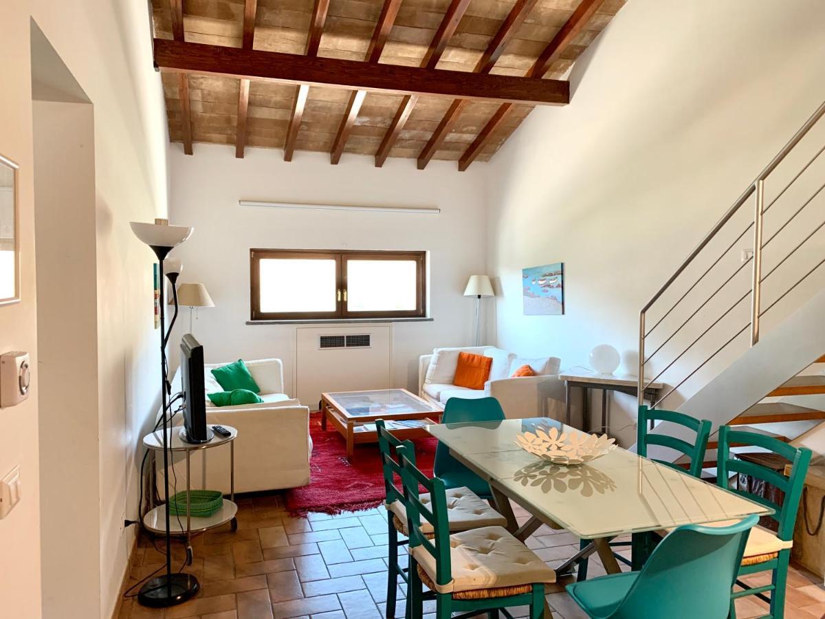 Agriturismo Potrero Grande Sul Lago Di Martignano Con Spiaggia 캄파냐노 디 로마 외부 사진
