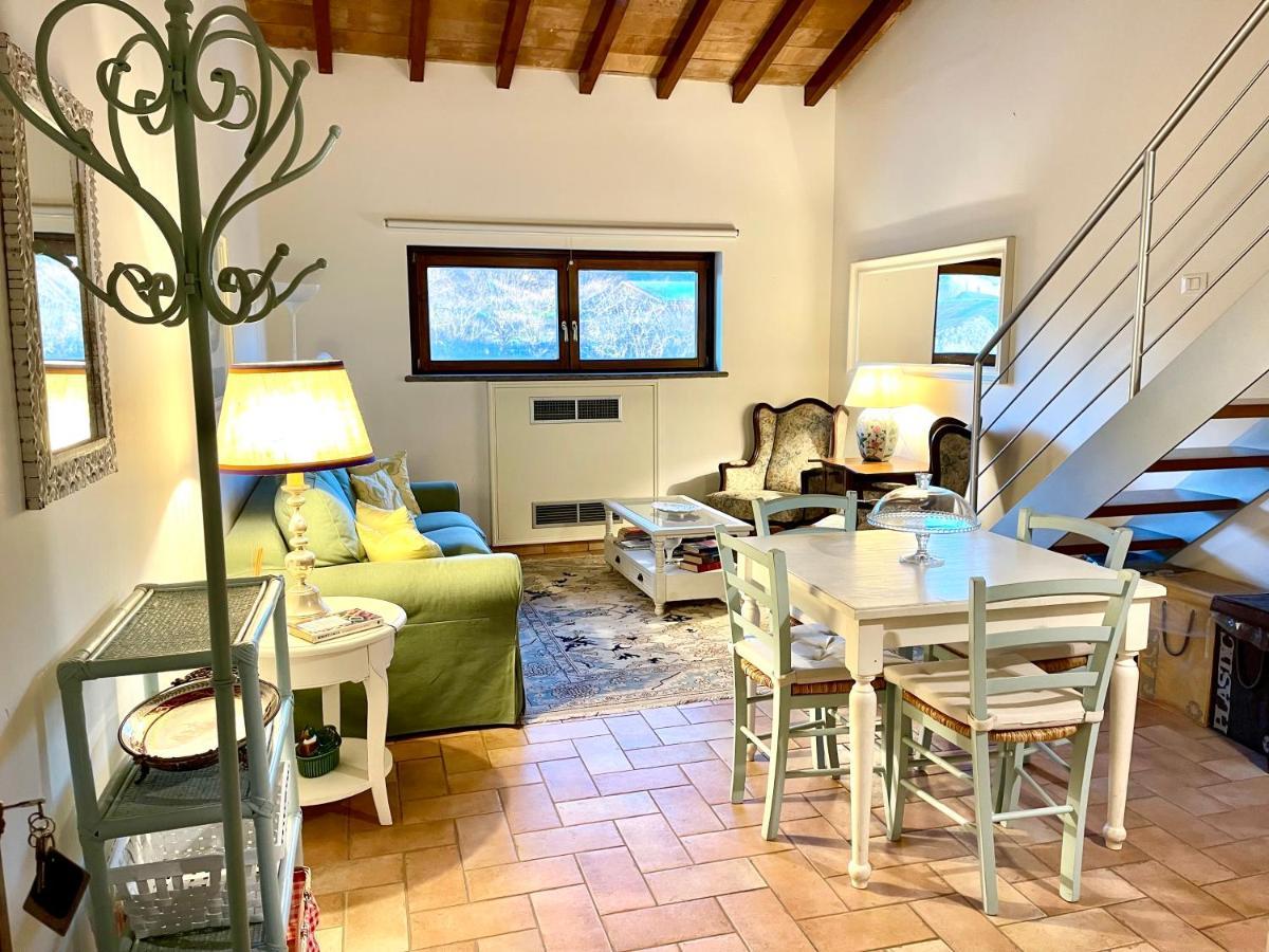 Agriturismo Potrero Grande Sul Lago Di Martignano Con Spiaggia 캄파냐노 디 로마 외부 사진
