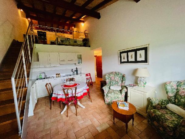 Agriturismo Potrero Grande Sul Lago Di Martignano Con Spiaggia 캄파냐노 디 로마 외부 사진